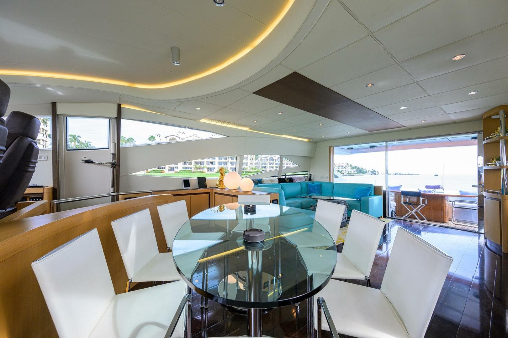 2009 Pershing 90 Express photo 13