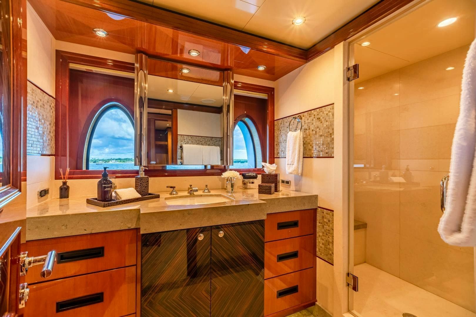 2011 Trinity Yachts Trinity 164 photo 21