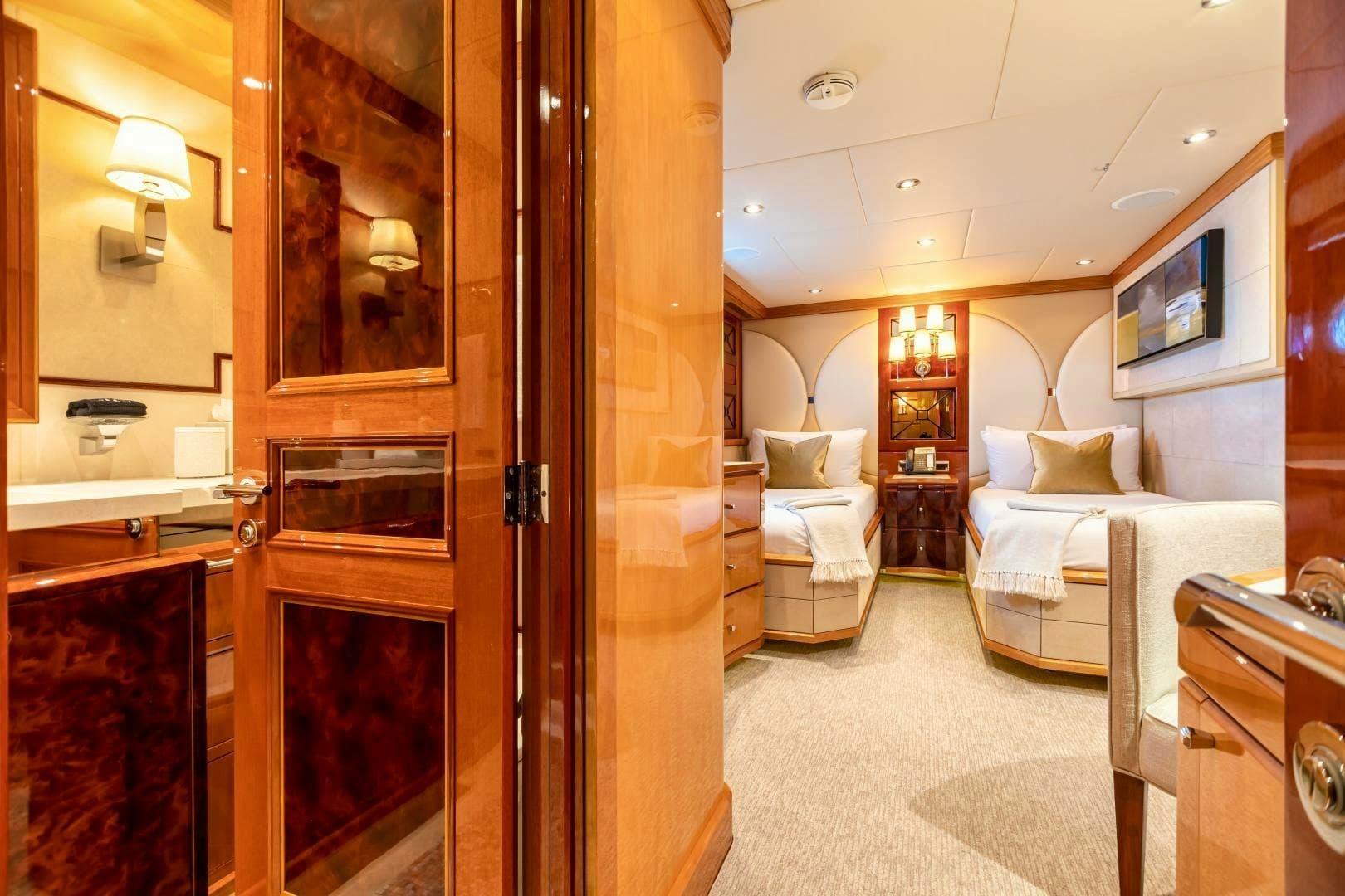 2011 Trinity Yachts Trinity 164 photo 33