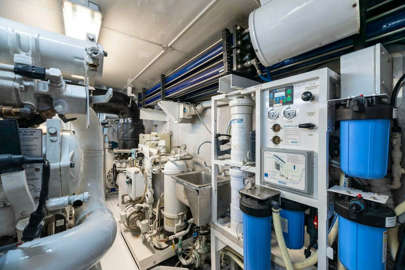 2011 Trinity Yachts Trinity 164 photo 64