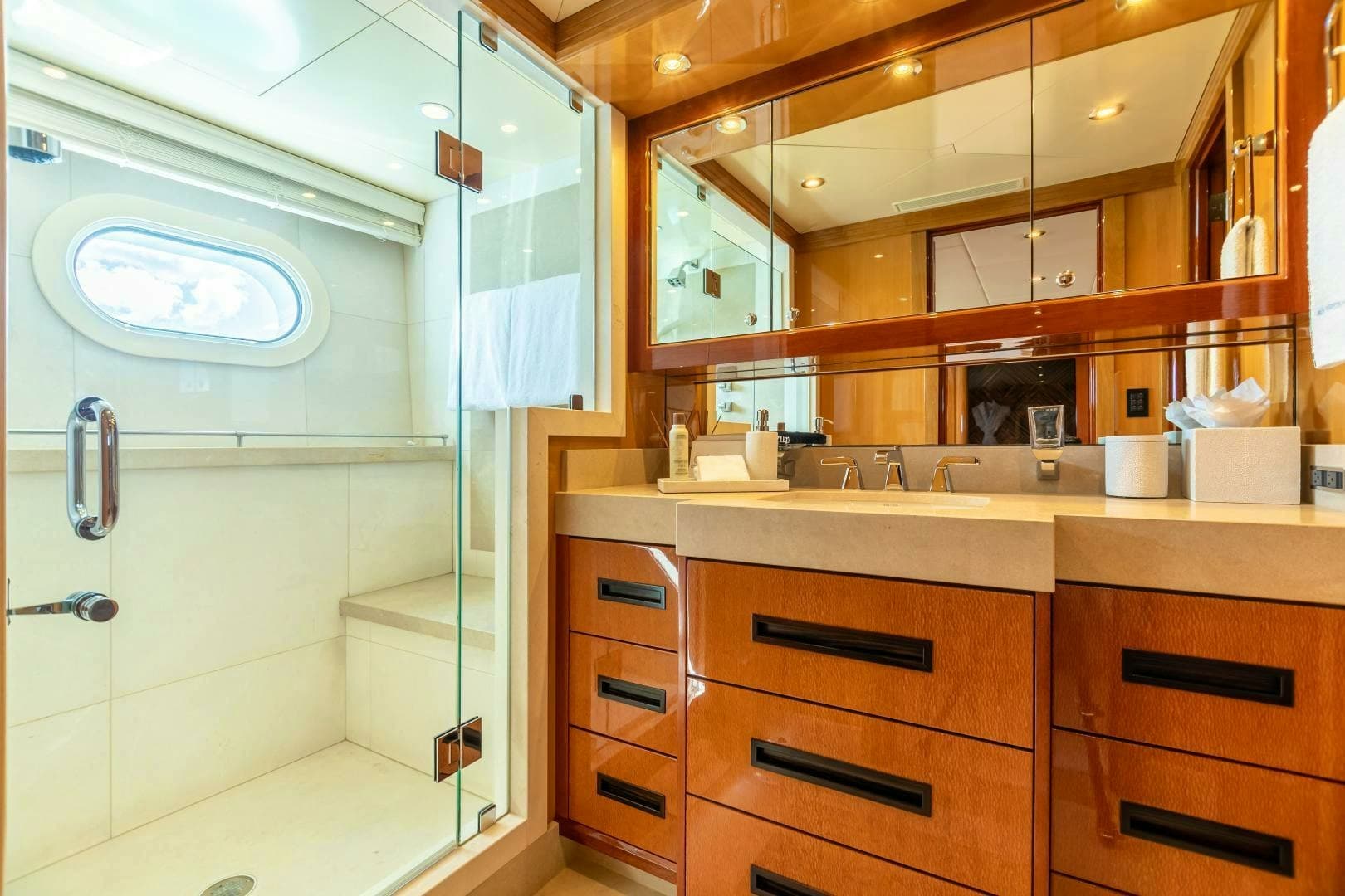 2011 Trinity Yachts Trinity 164 photo 28