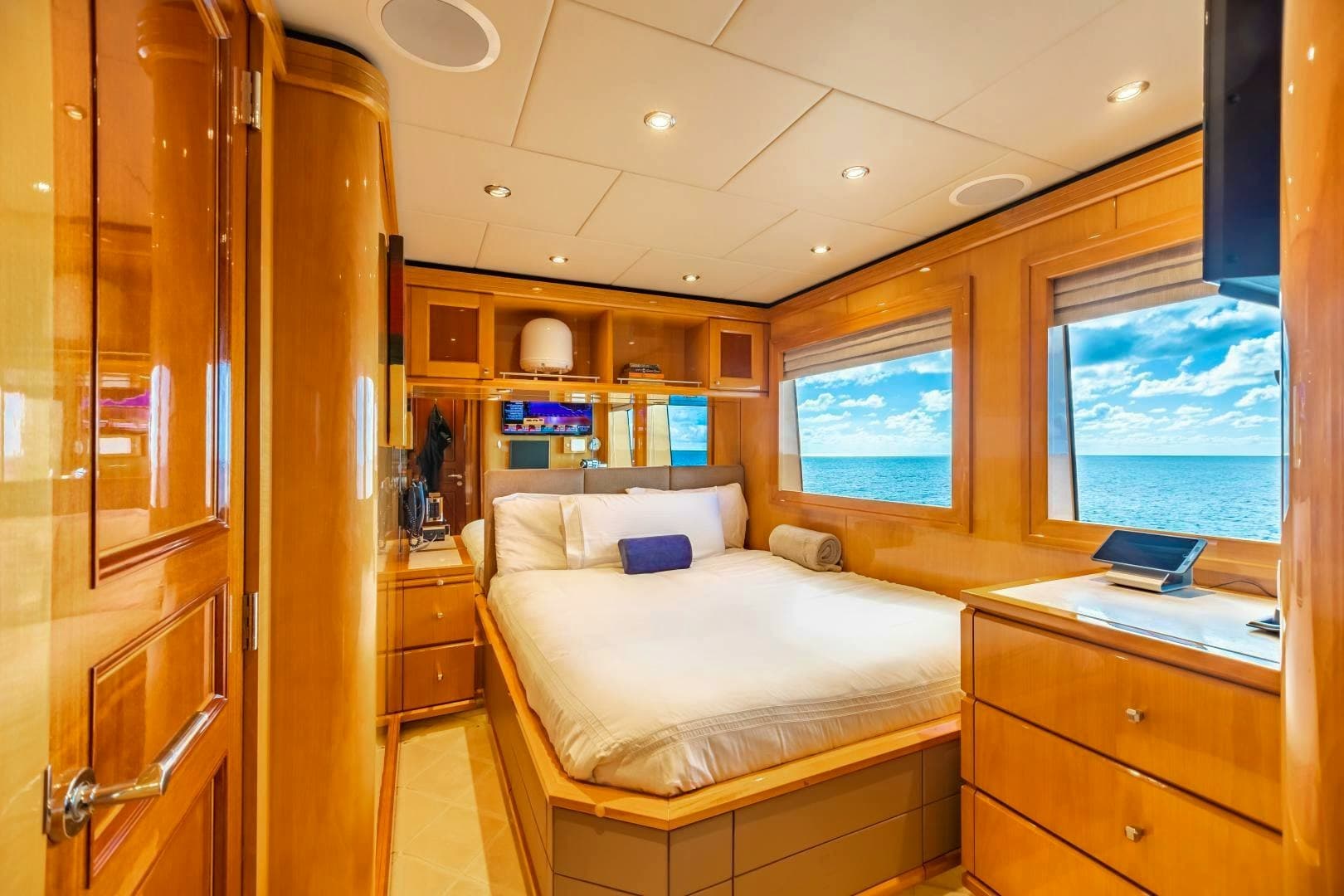 2011 Trinity Yachts Trinity 164 photo 43