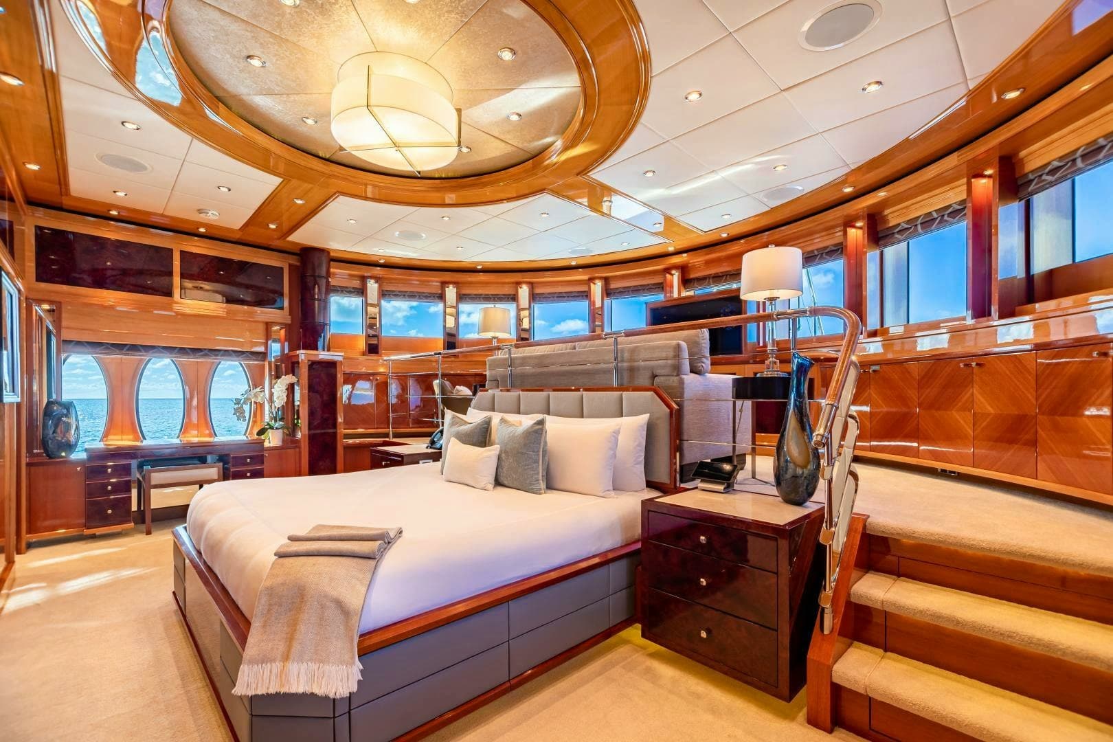 2011 Trinity Yachts Trinity 164 photo 2