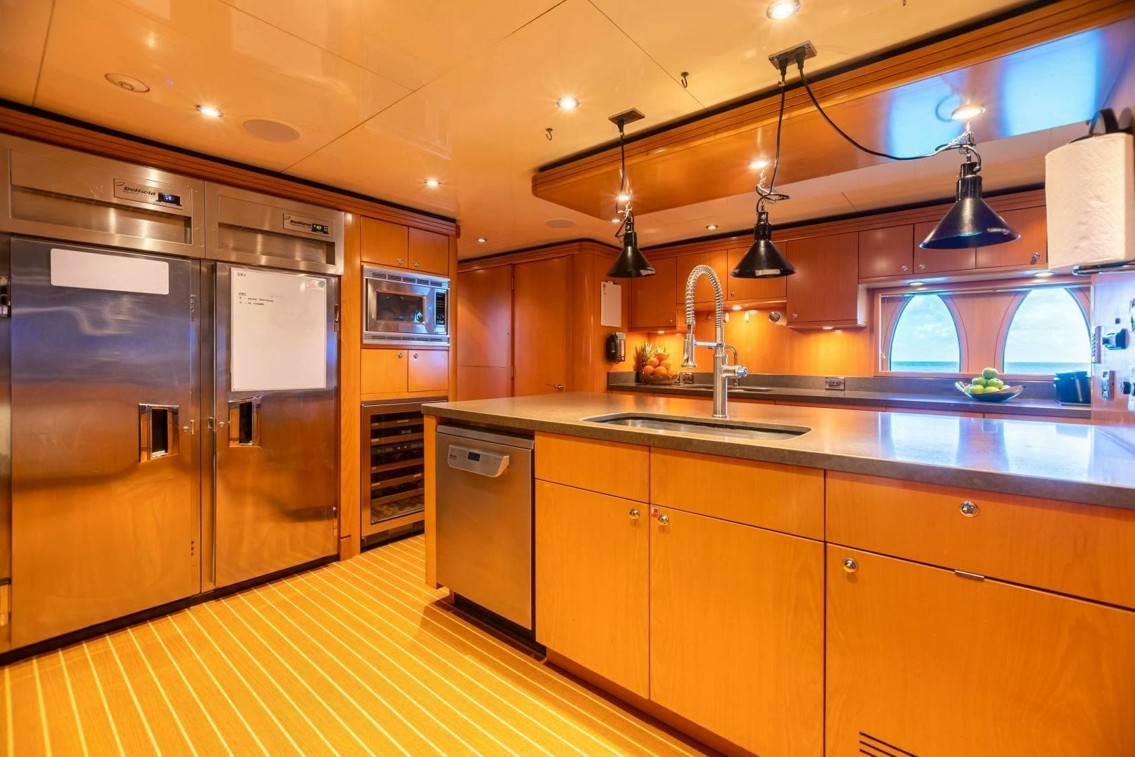2011 Trinity Yachts Trinity 164 photo 13