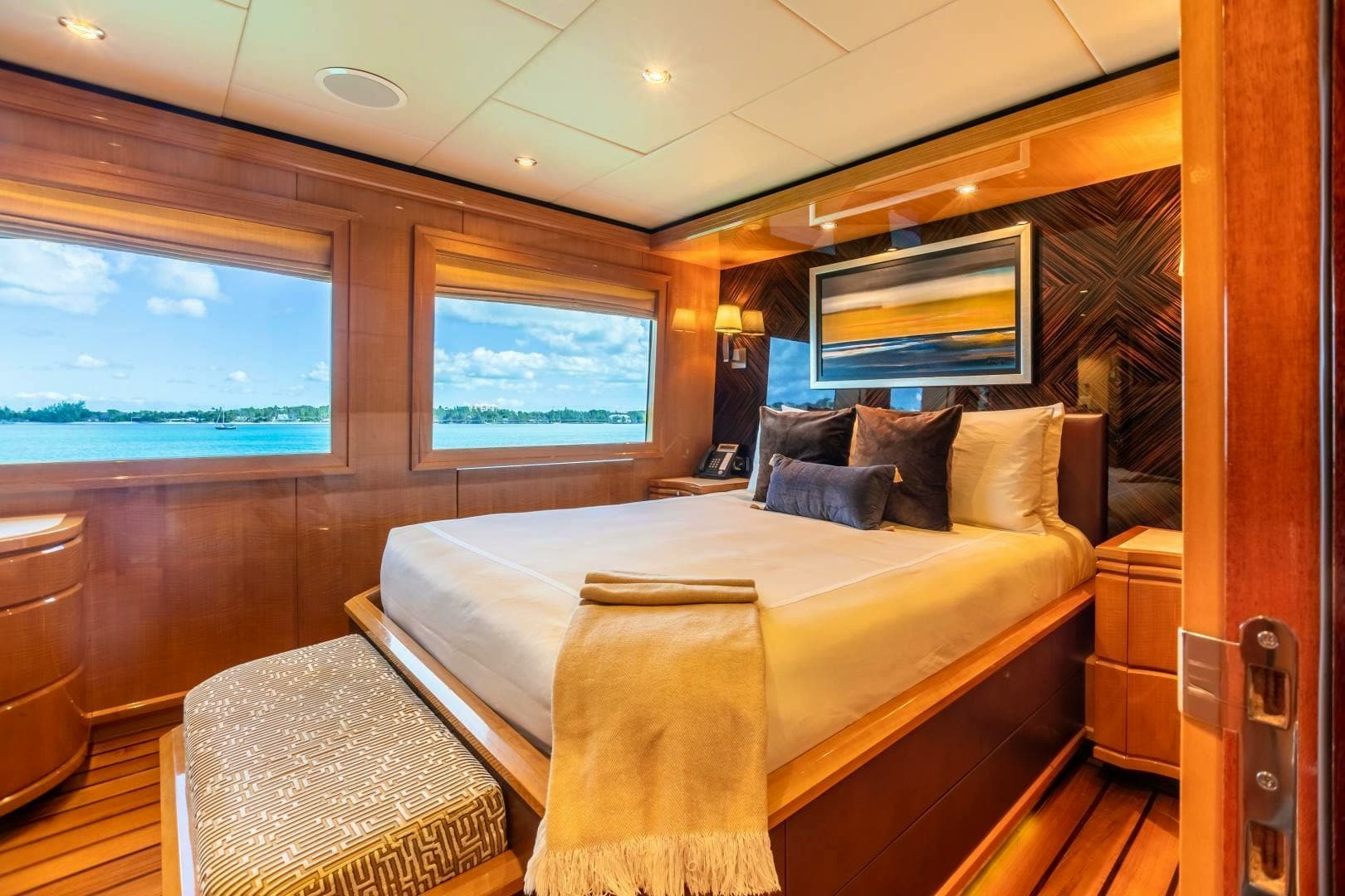 2011 Trinity Yachts Trinity 164 photo 41