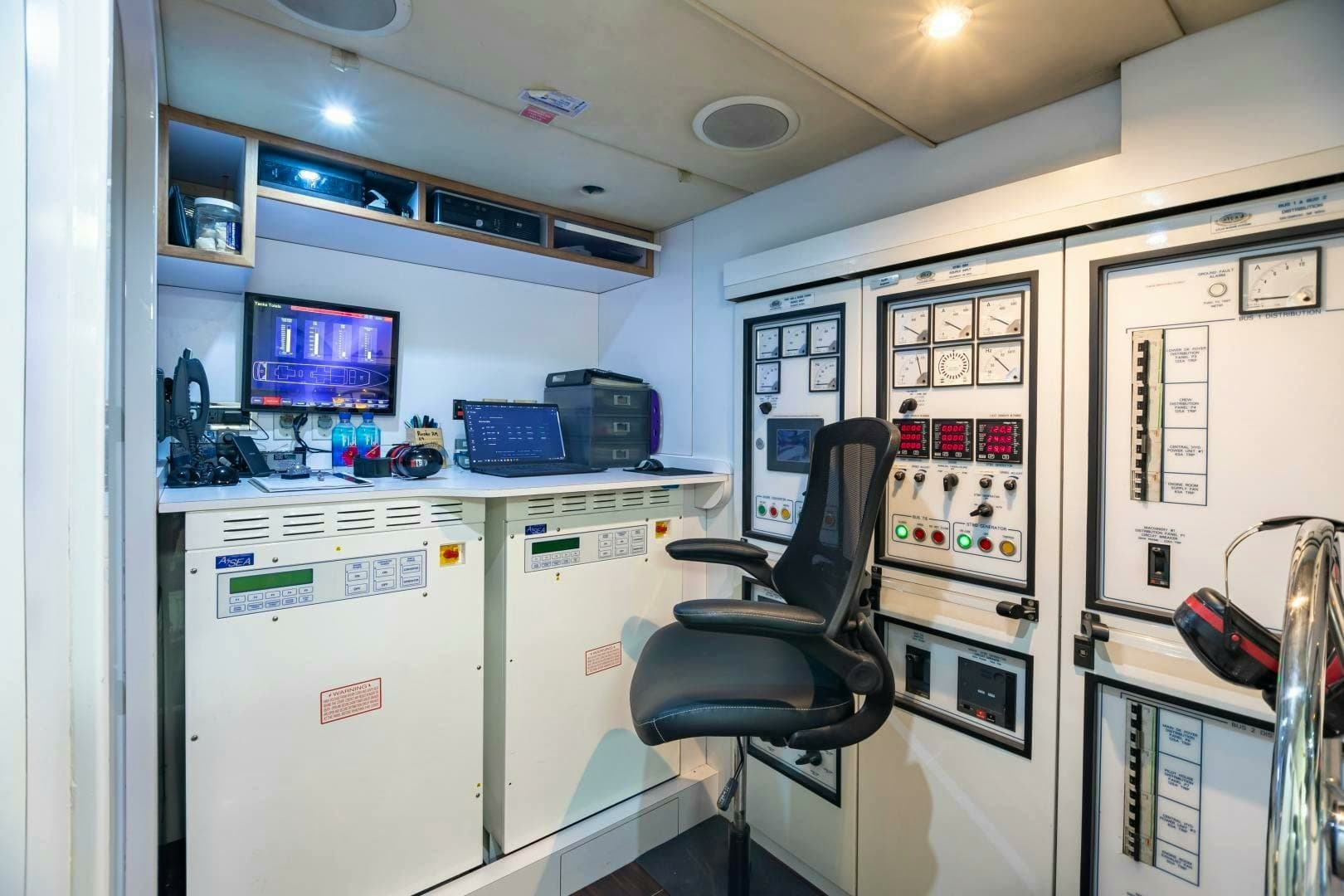 2011 Trinity Yachts Trinity 164 photo 65