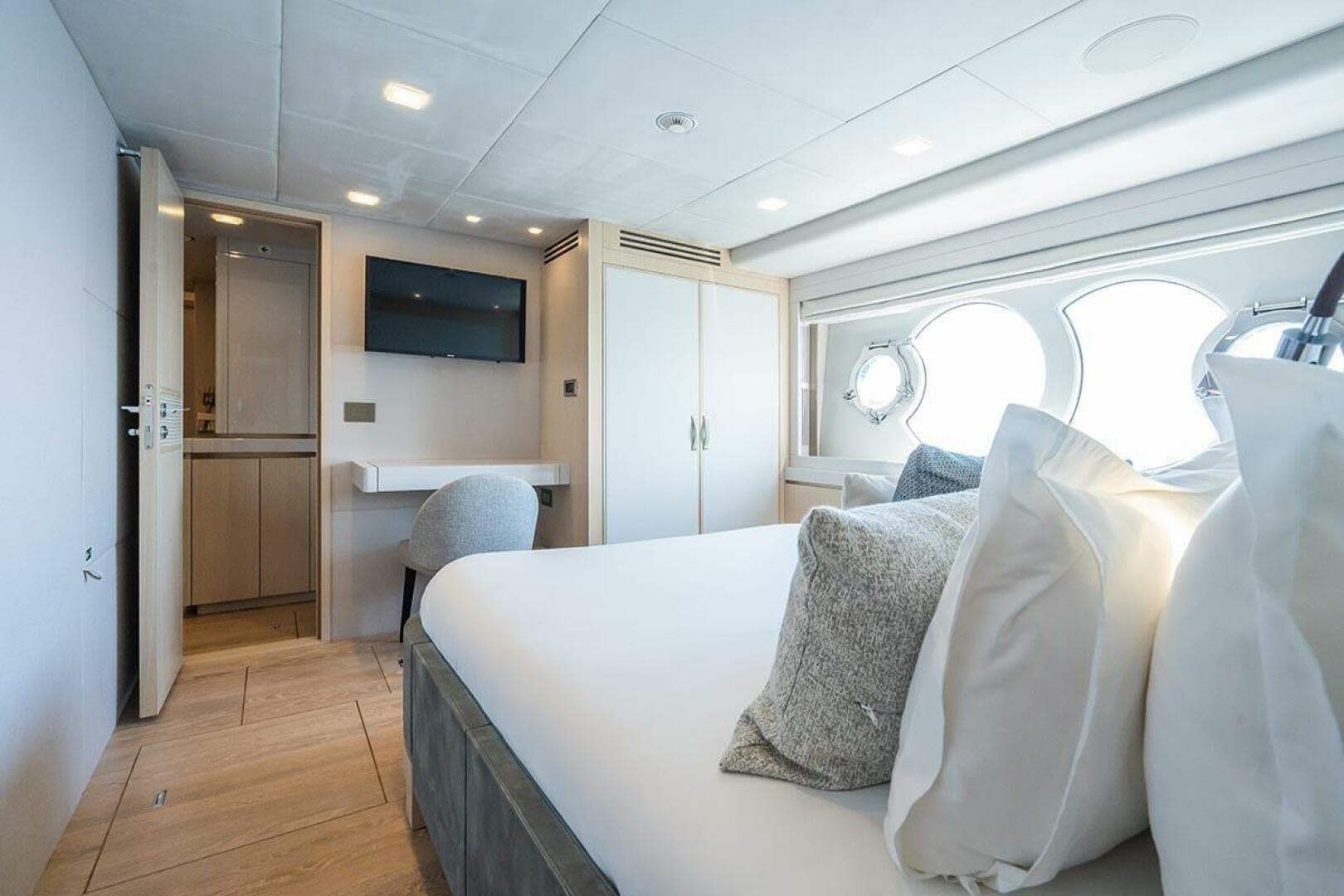 2021 Monte Carlo Yachts MCY 96 photo 31