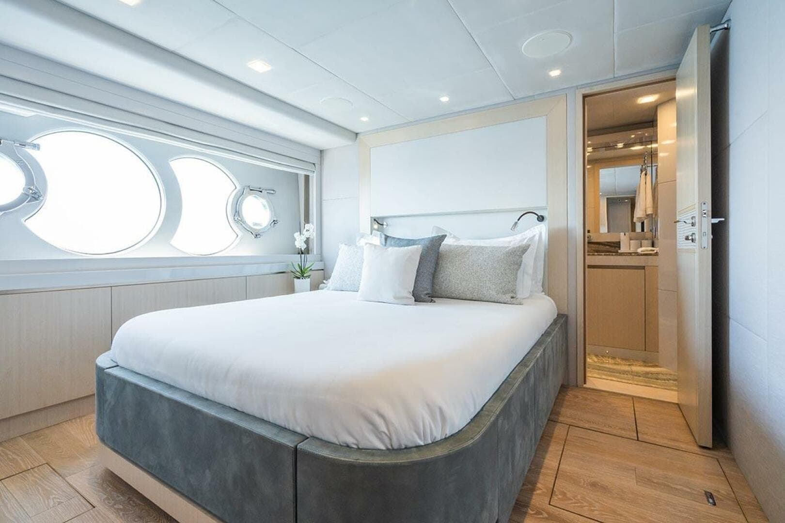 2021 Monte Carlo Yachts MCY 96 photo 30