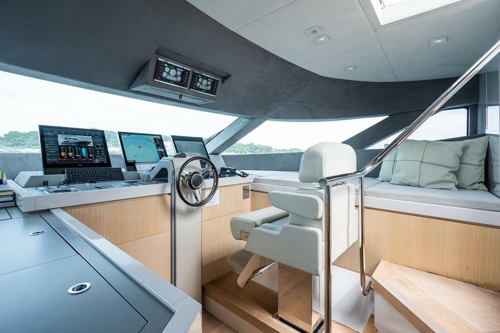 2021 Monte Carlo Yachts MCY 96 photo 23