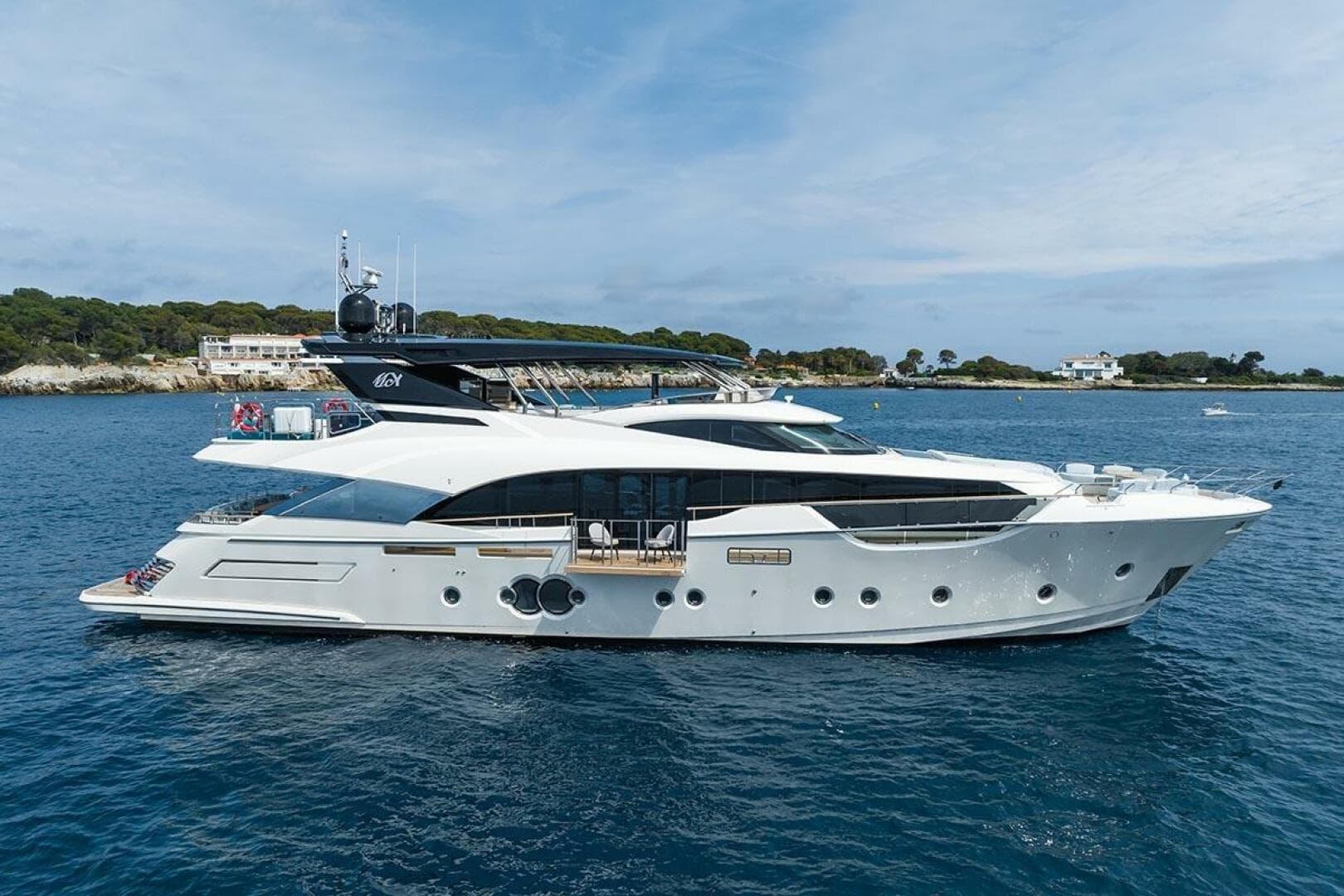 2021 Monte Carlo Yachts MCY 96 photo 2