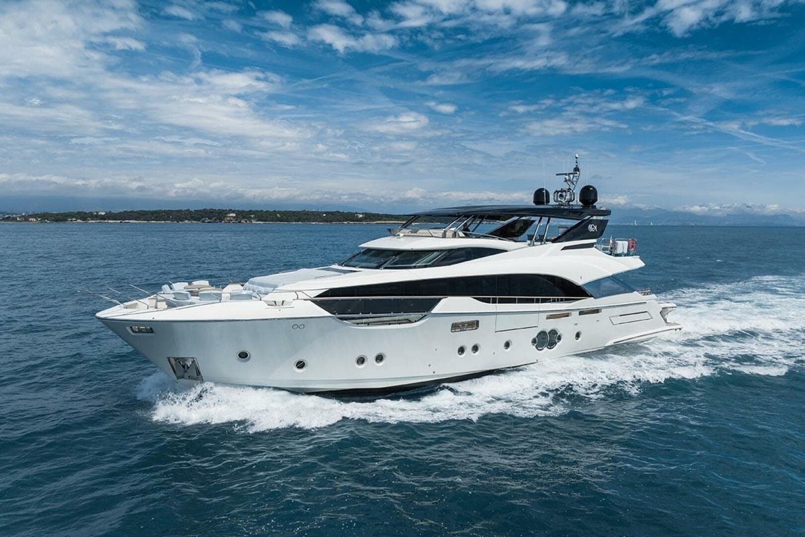 2021 Monte Carlo Yachts MCY 96 photo 8
