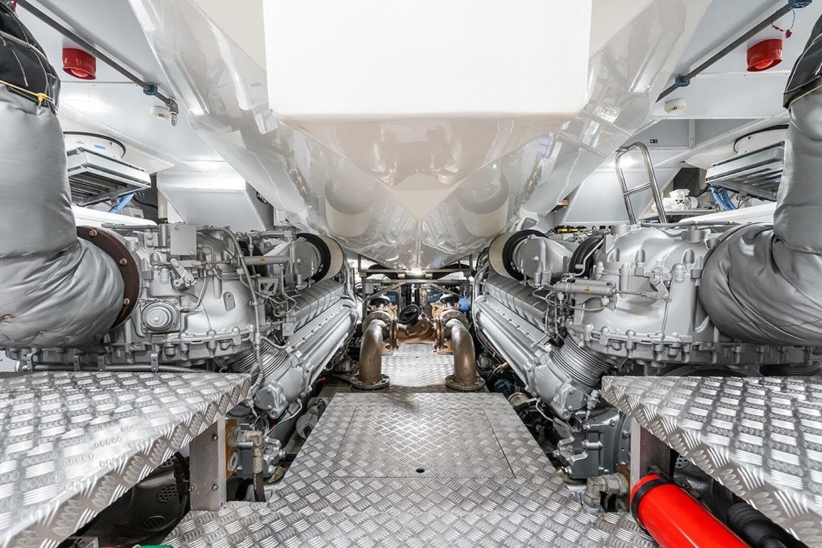 2021 Monte Carlo Yachts MCY 96 photo 43