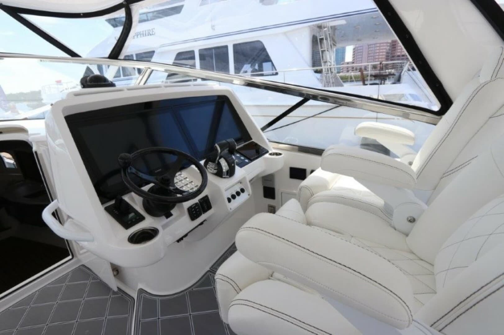 2019 Intrepid 475 Sport Yacht photo 29