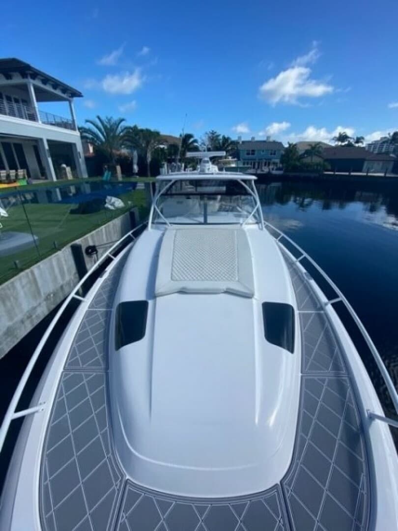 2019 Intrepid 475 Sport Yacht photo 19