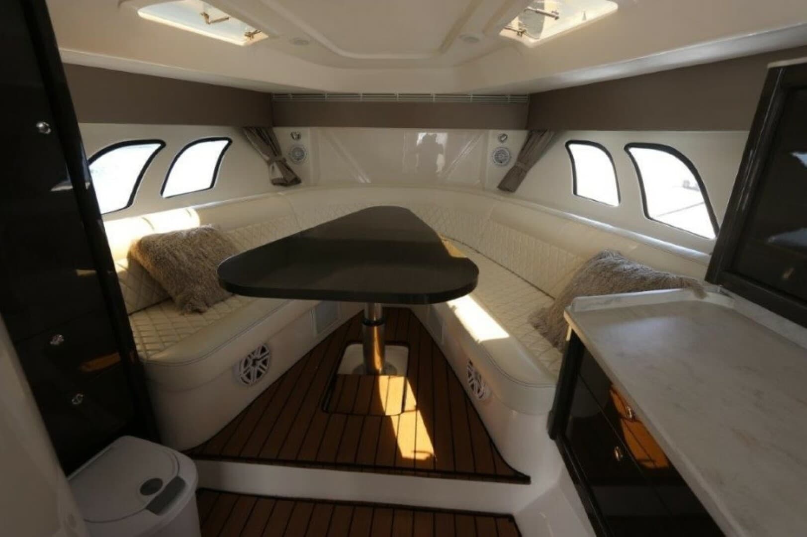 2019 Intrepid 475 Sport Yacht photo 38