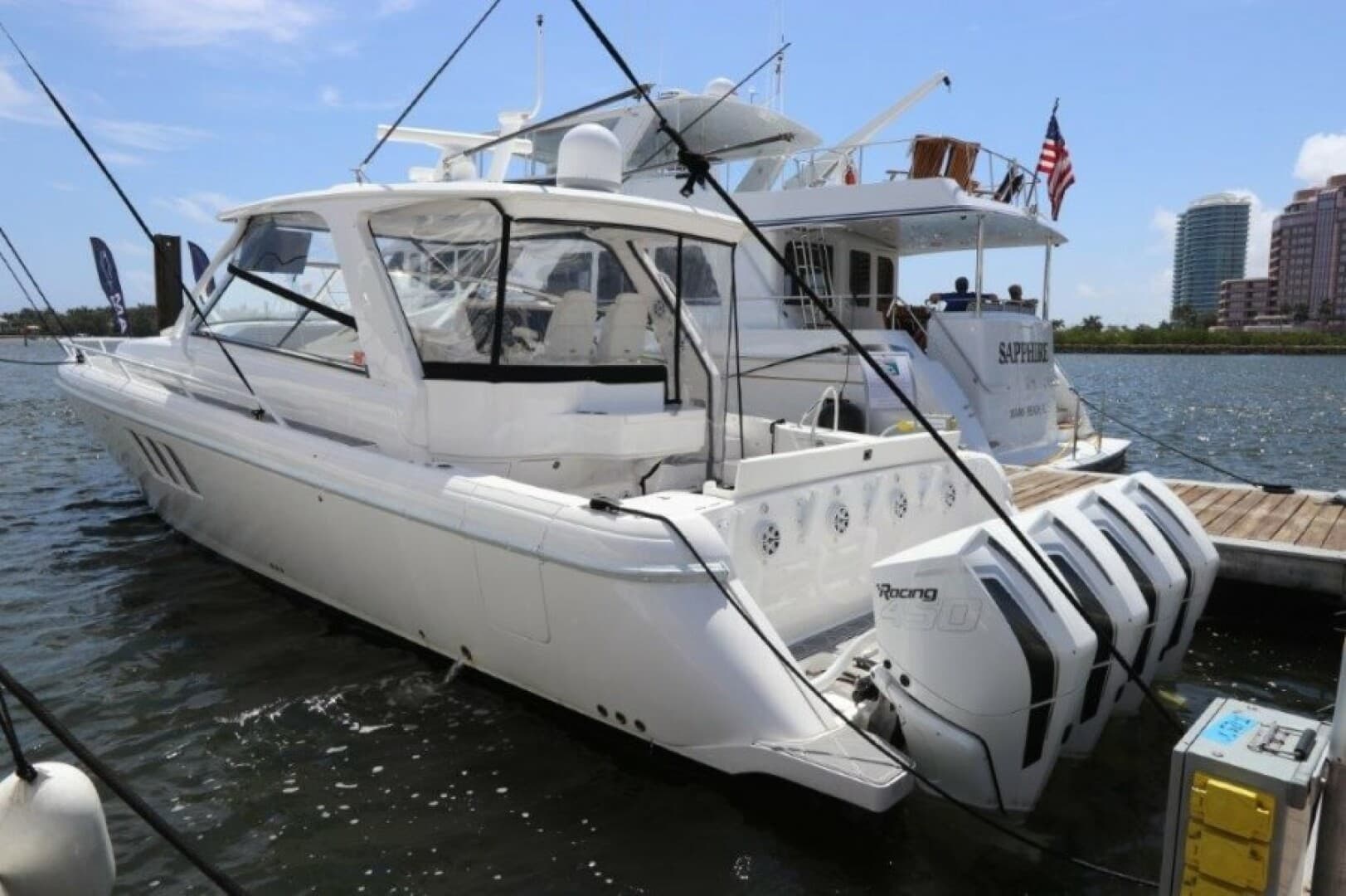 2019 Intrepid 475 Sport Yacht photo 6