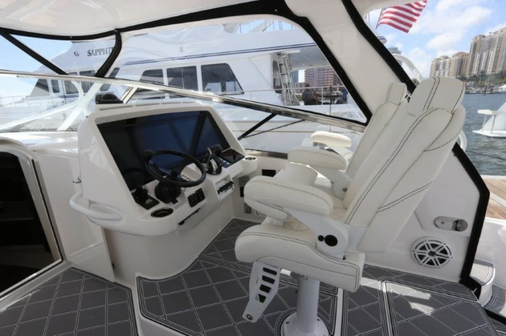2019 Intrepid 475 Sport Yacht photo 27