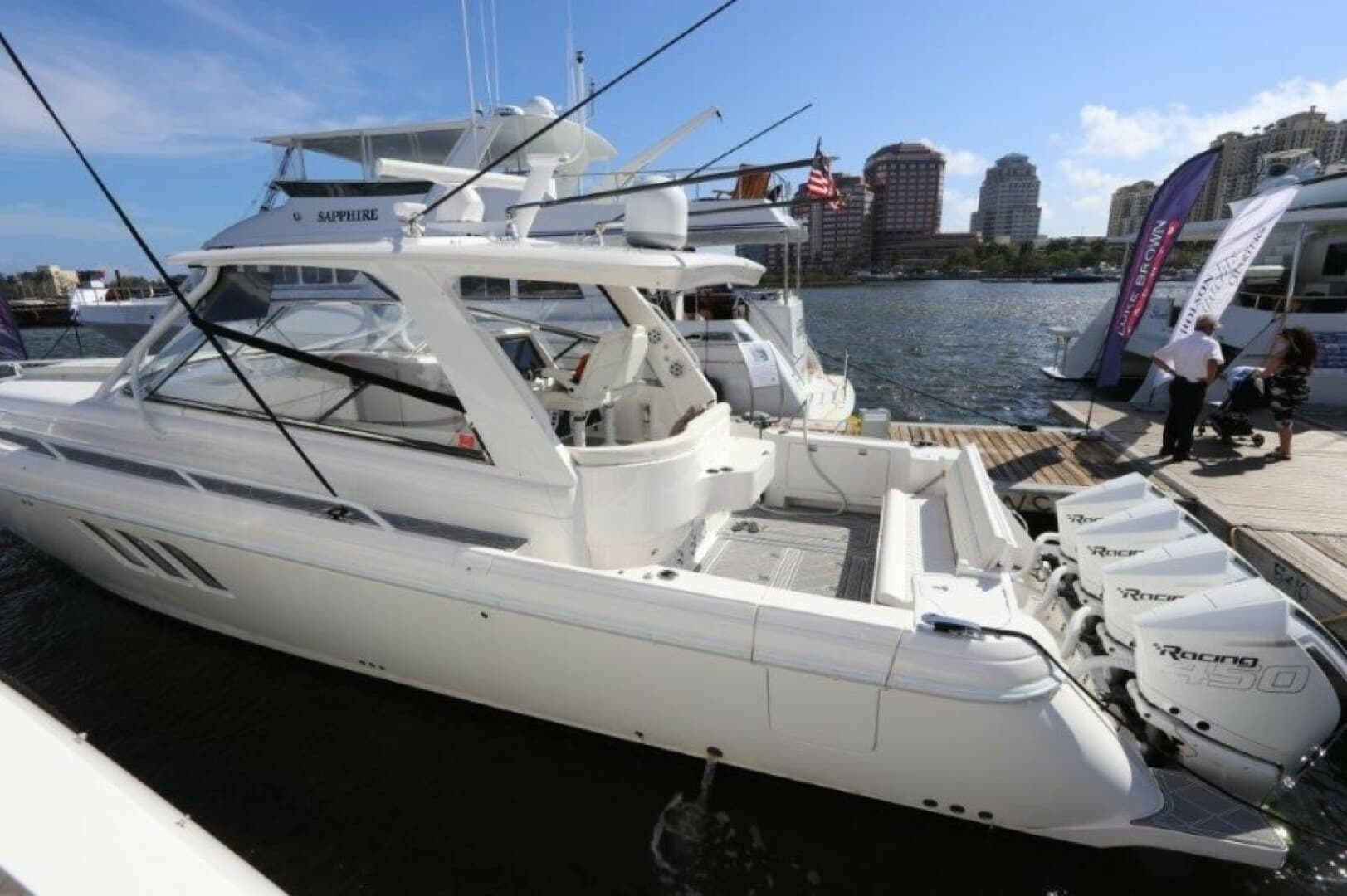 2019 Intrepid 475 Sport Yacht photo 5