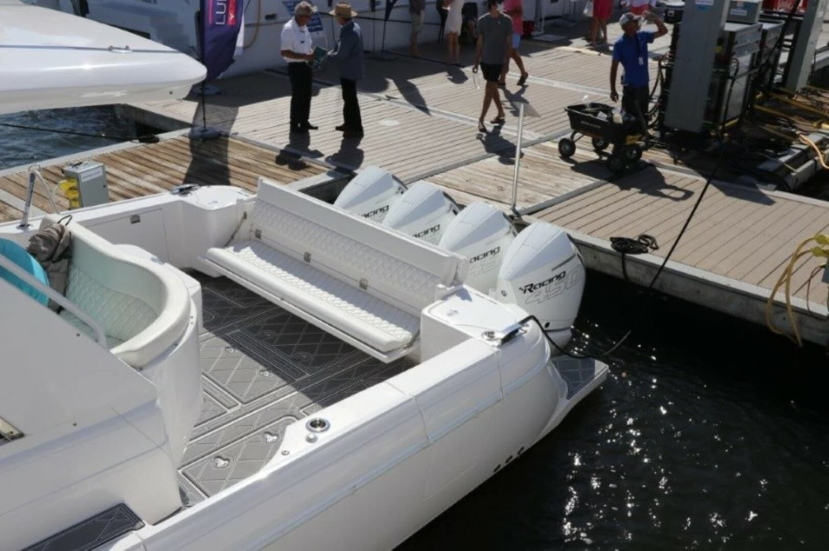 2019 Intrepid 475 Sport Yacht photo 11