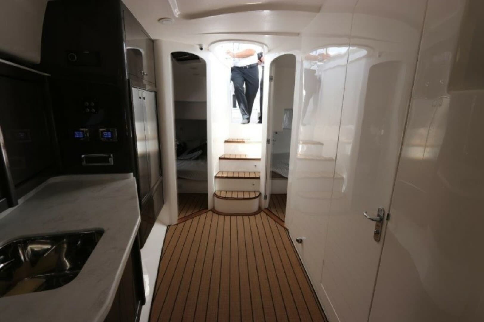 2019 Intrepid 475 Sport Yacht photo 34