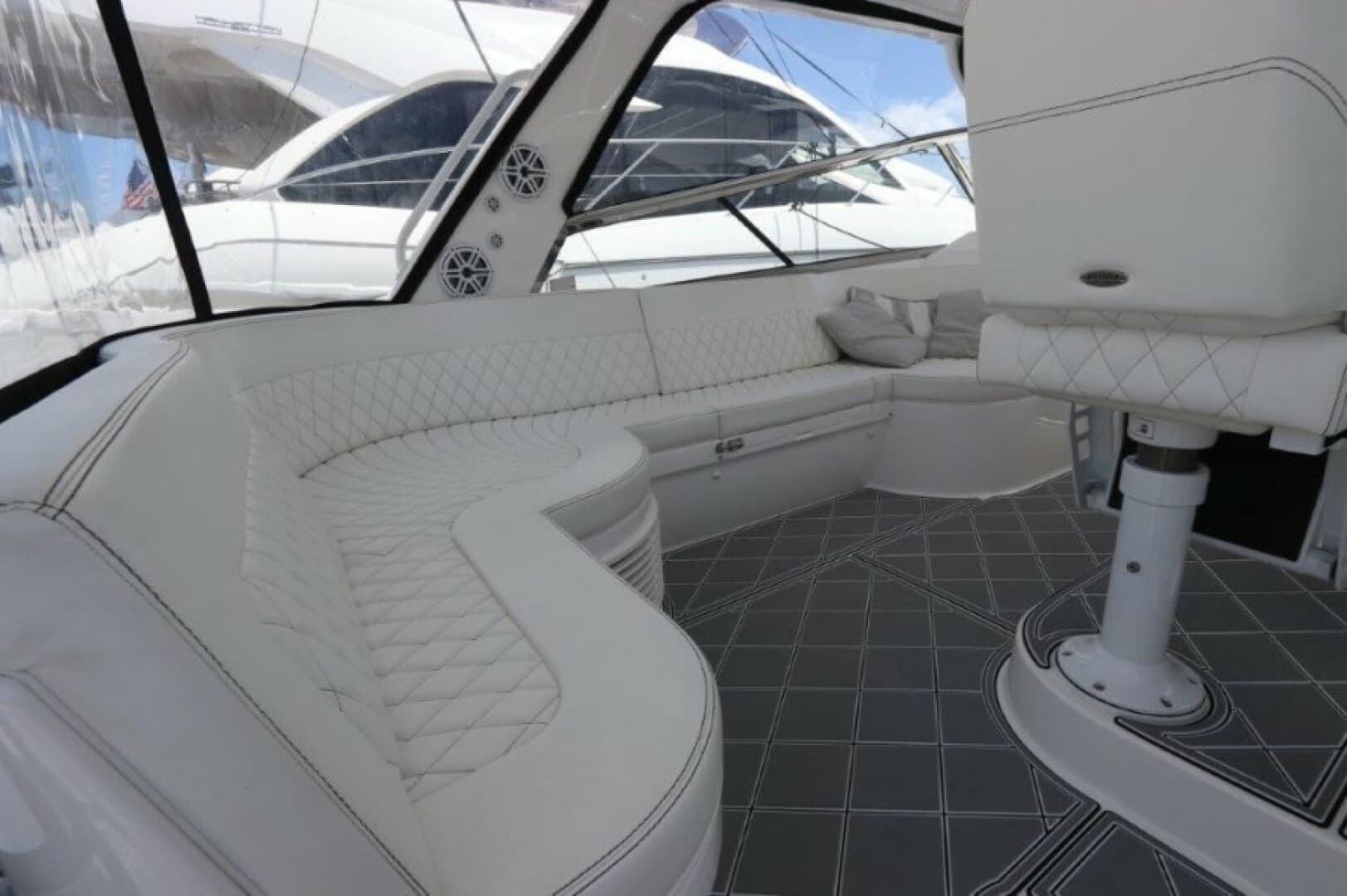 2019 Intrepid 475 Sport Yacht photo 26
