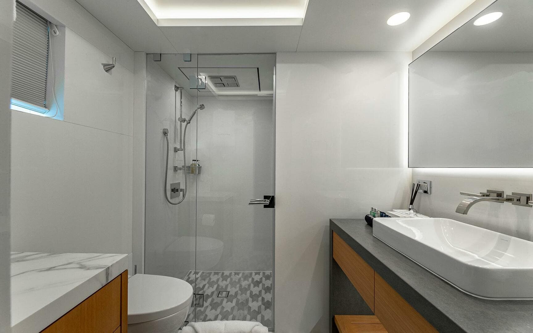 2000 Feadship photo 21