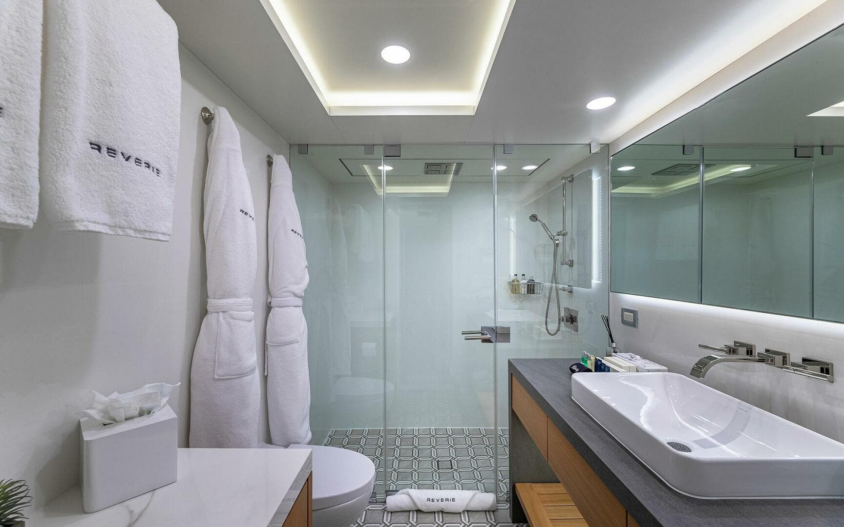 2000 Feadship photo 17