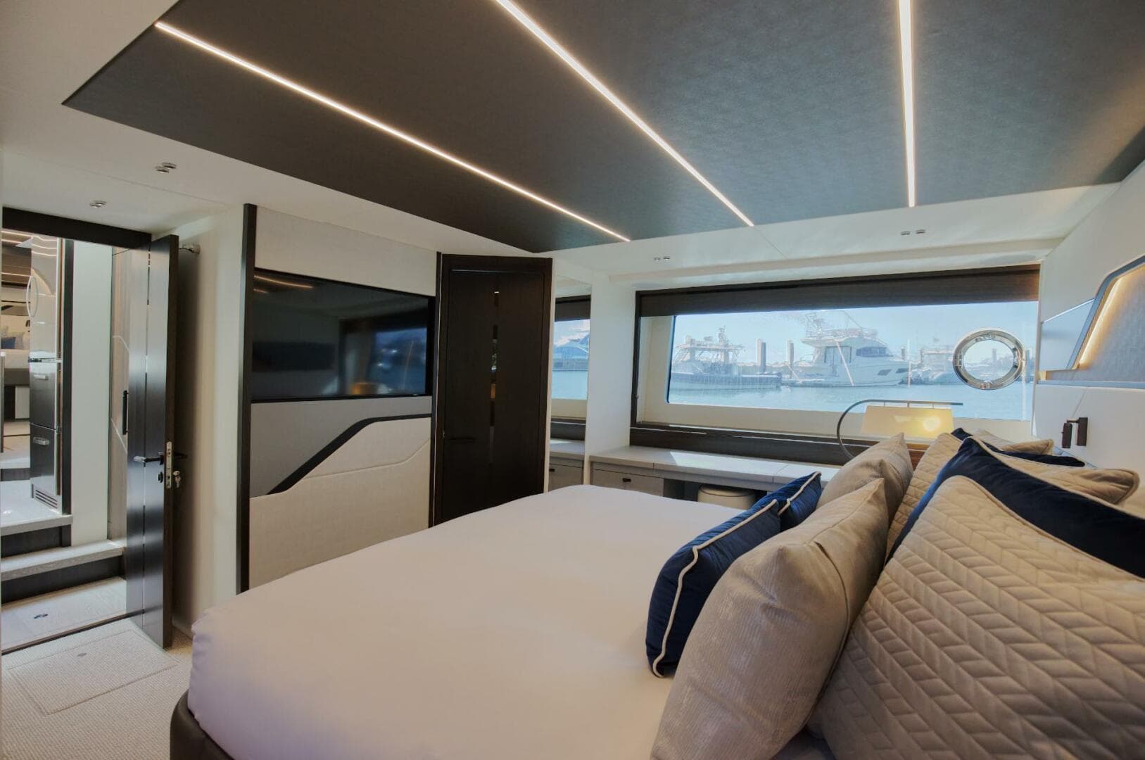 2023 Sunseeker Sport Yacht photo 29