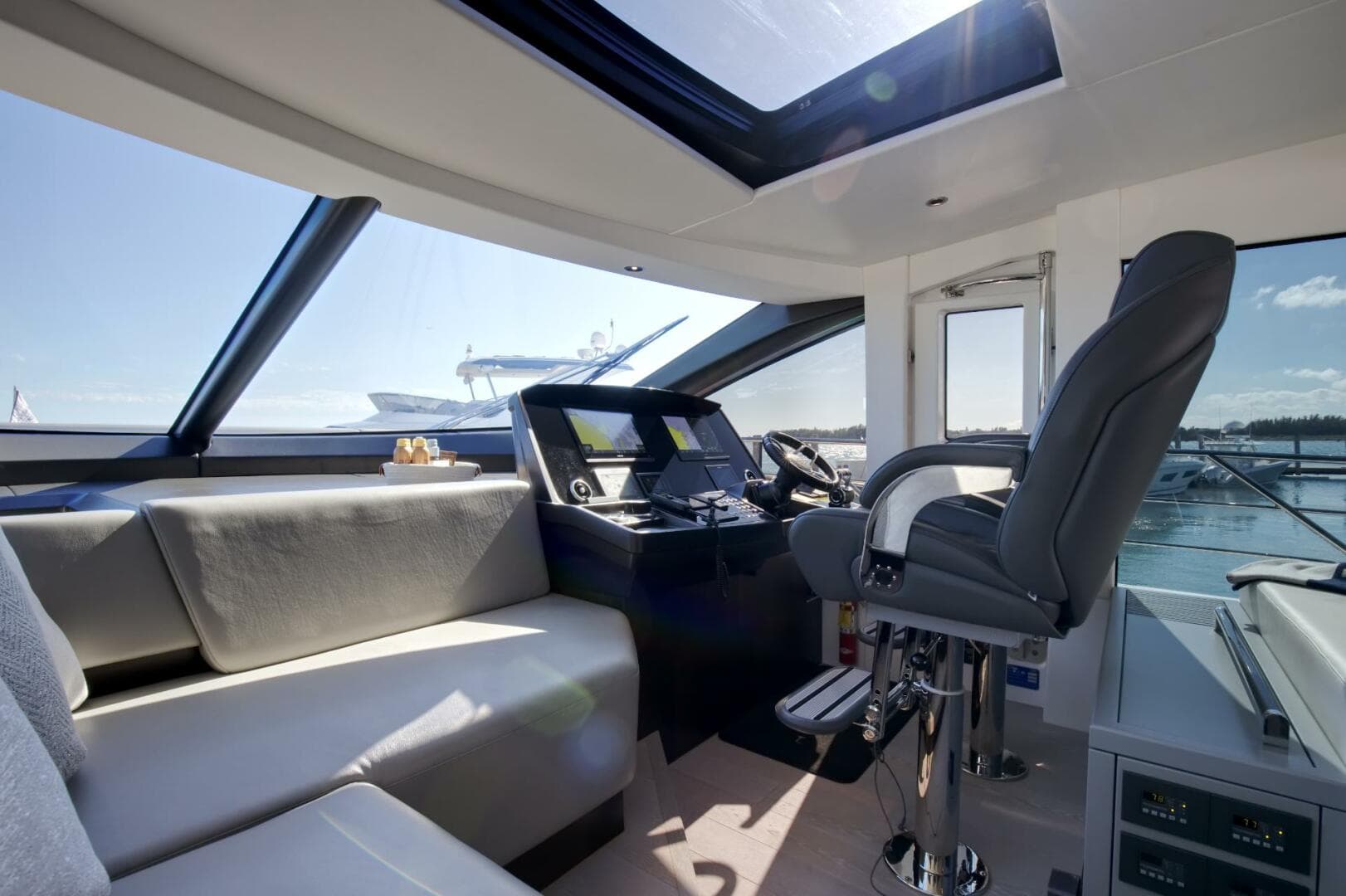 2023 Sunseeker Sport Yacht photo 23