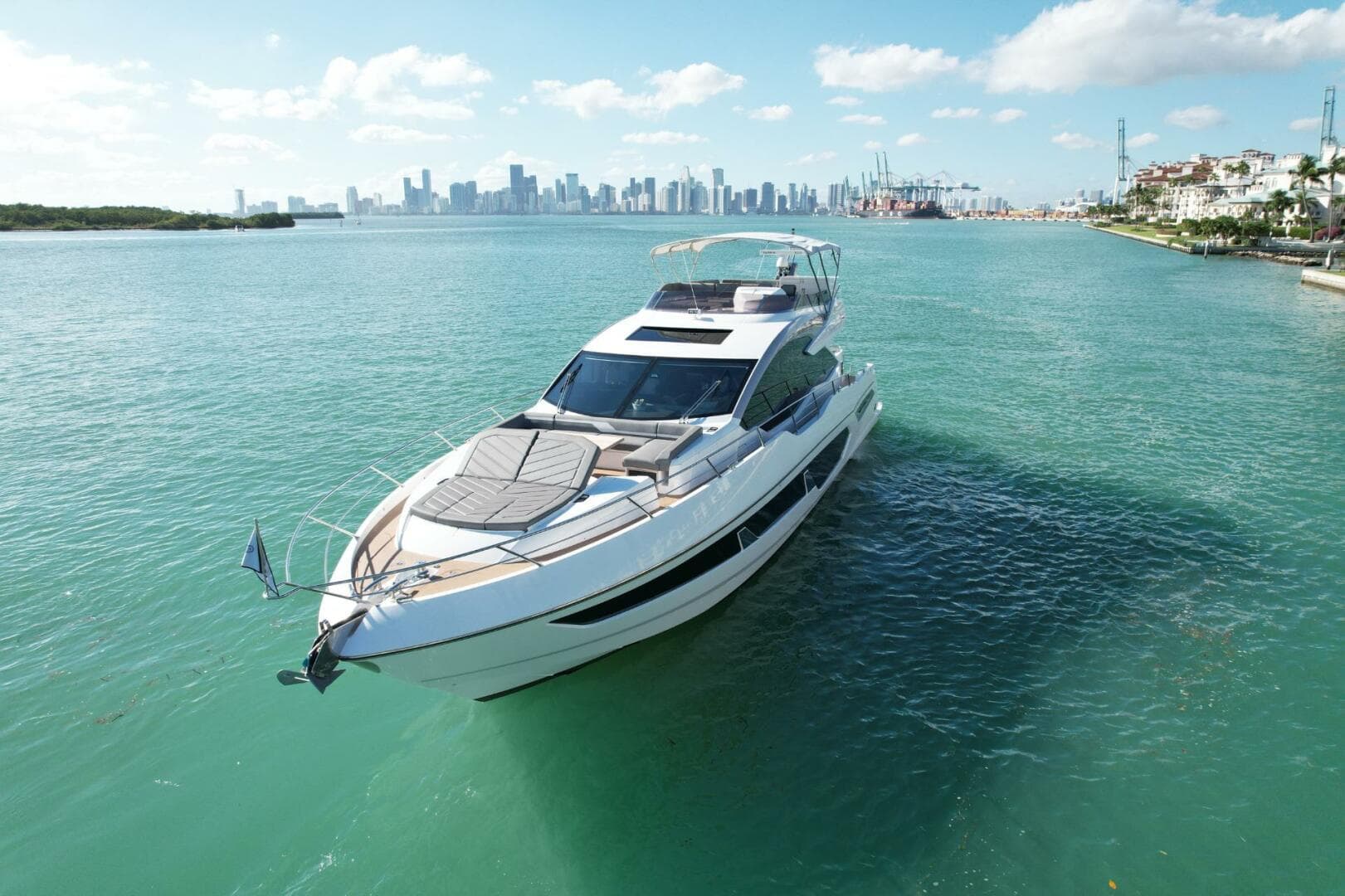 2023 Sunseeker Sport Yacht photo 3