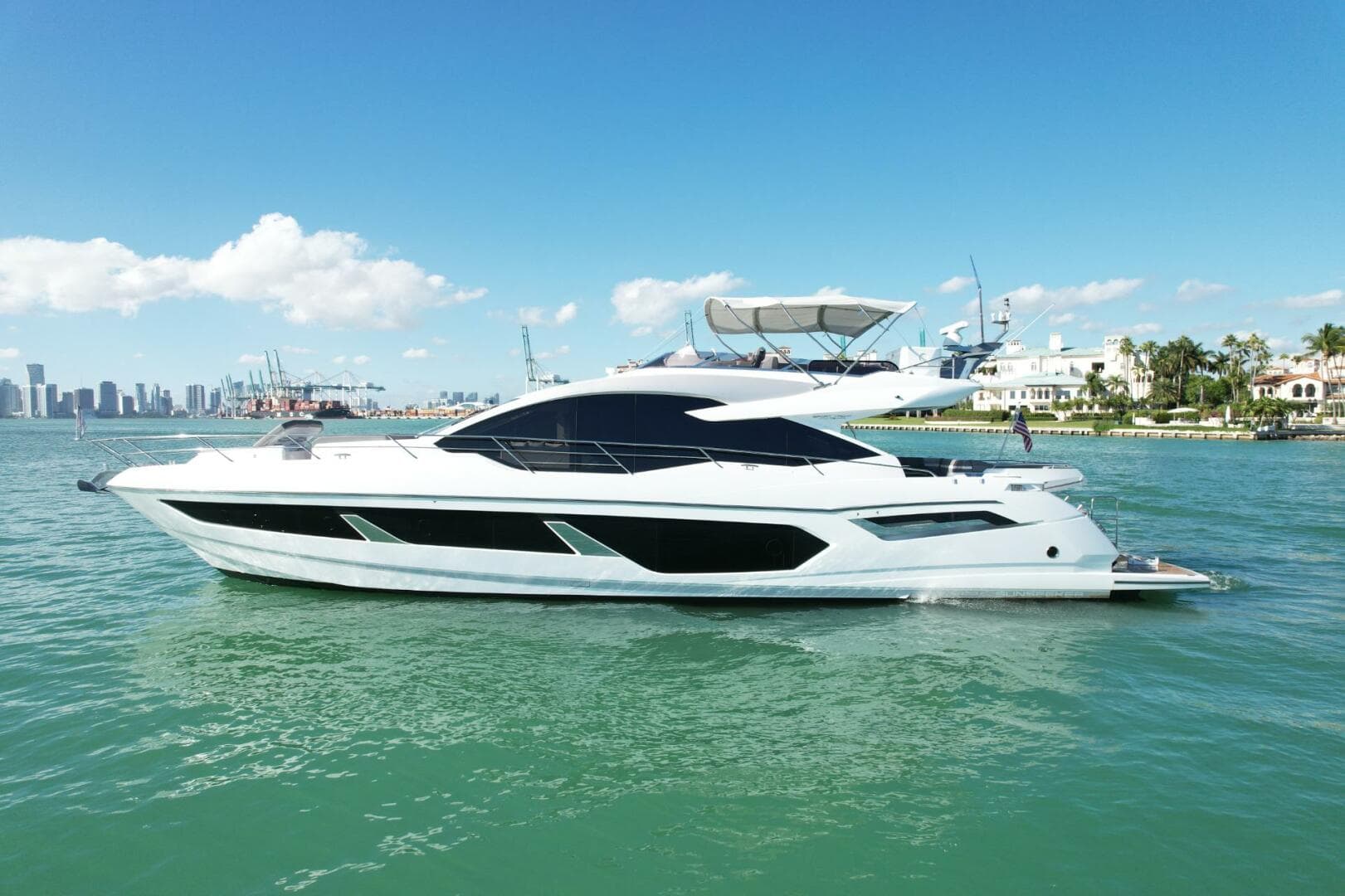 2023 Sunseeker Sport Yacht photo 2