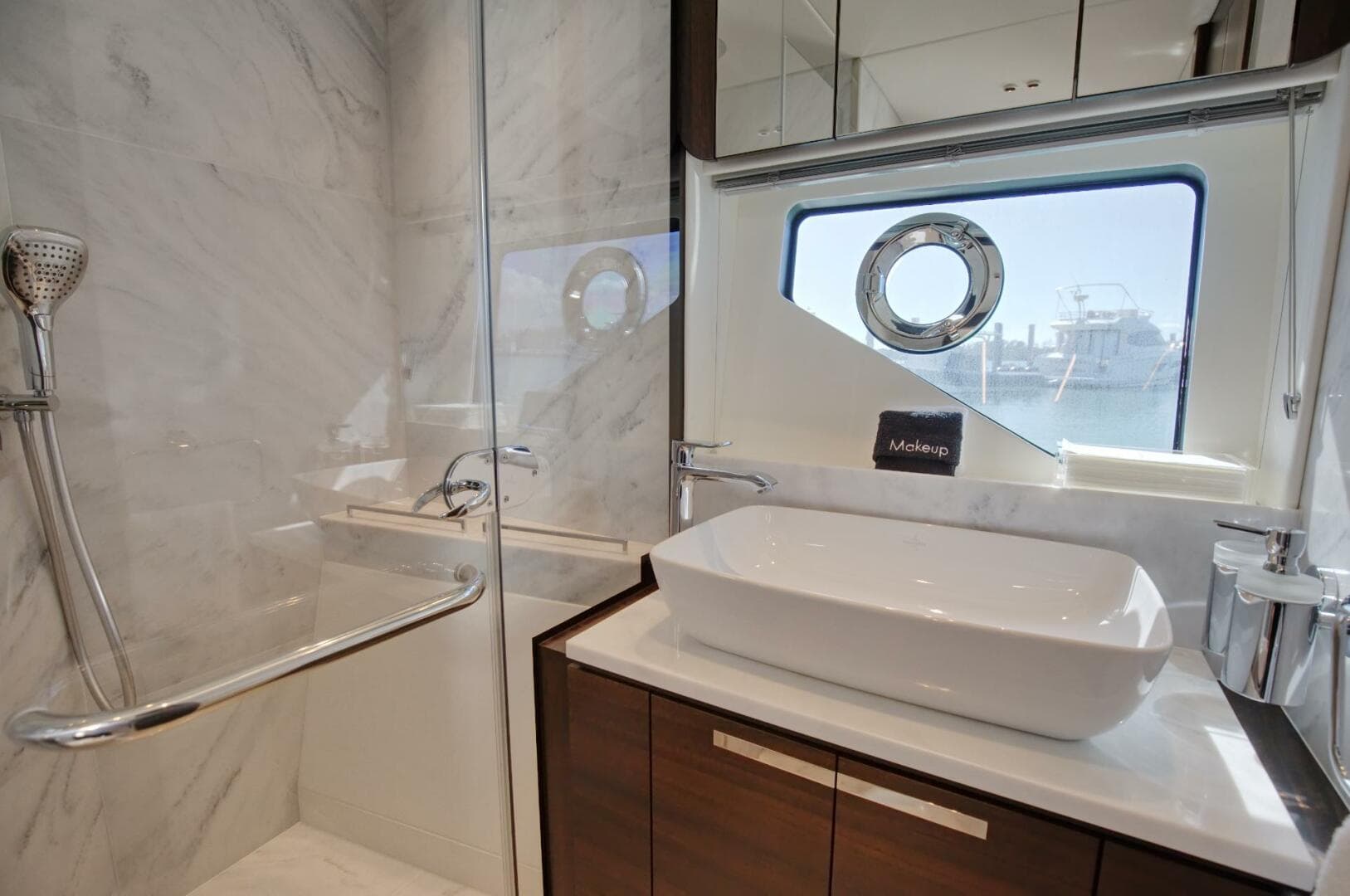2023 Sunseeker Sport Yacht photo 33