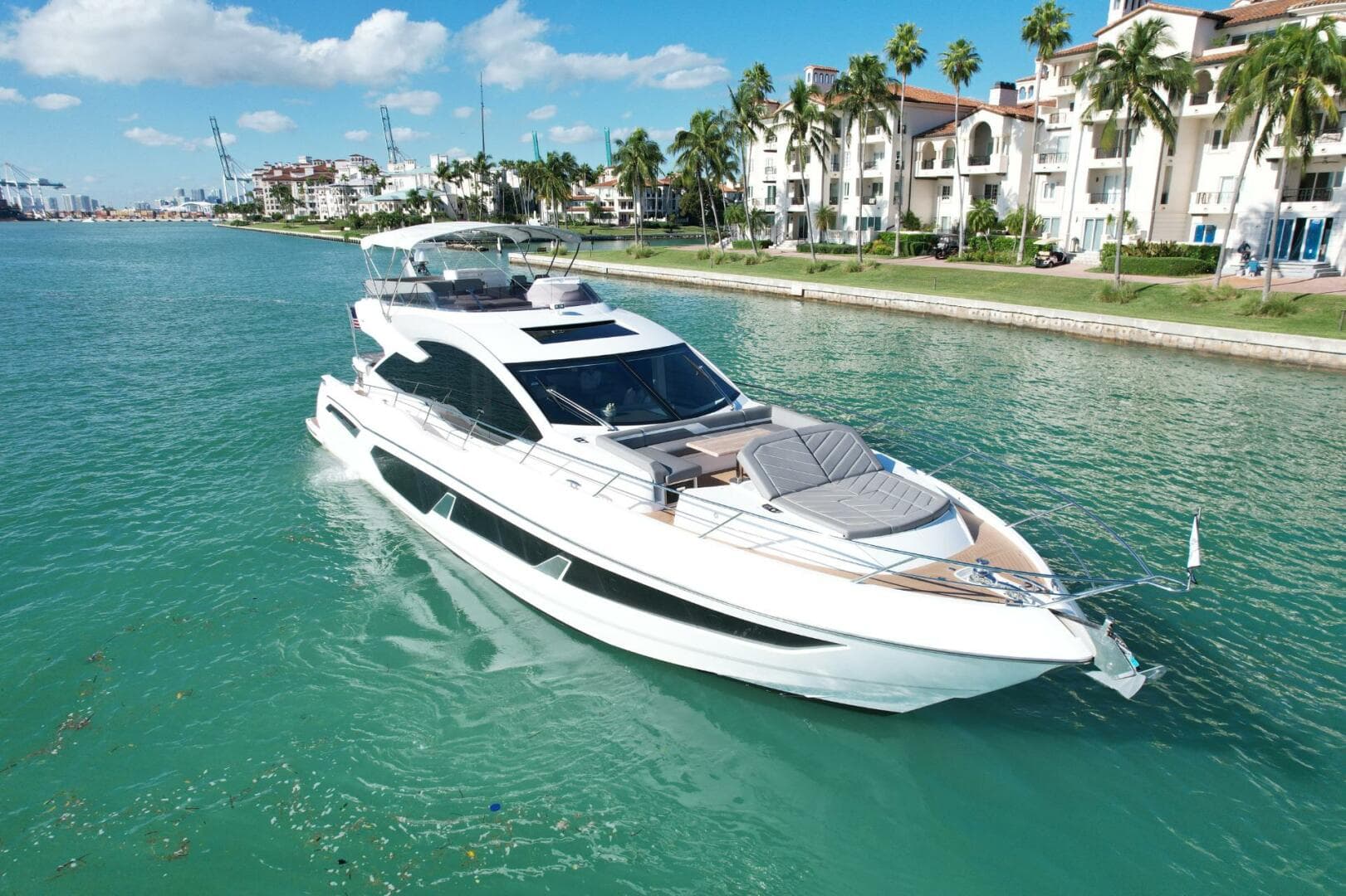 2023 Sunseeker Sport Yacht photo 6