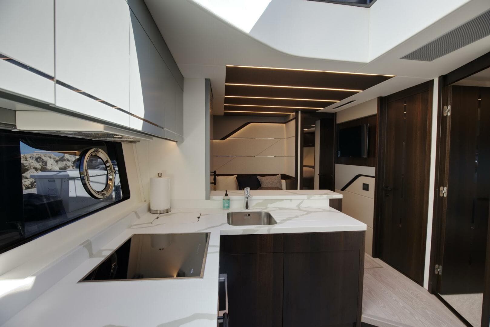 2023 Sunseeker Sport Yacht photo 26