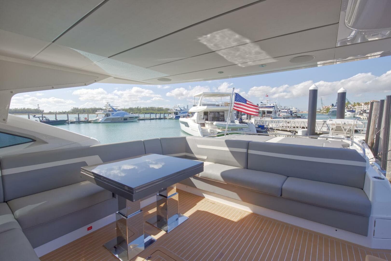 2023 Sunseeker Sport Yacht photo 18