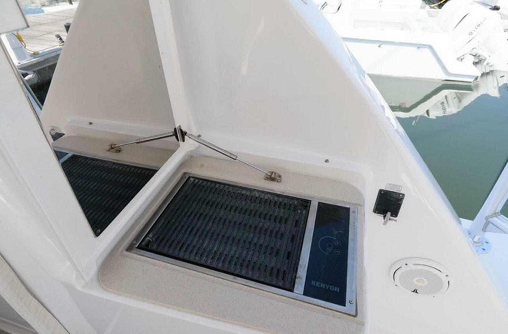 2015 Hatteras Express Sportfish photo 20