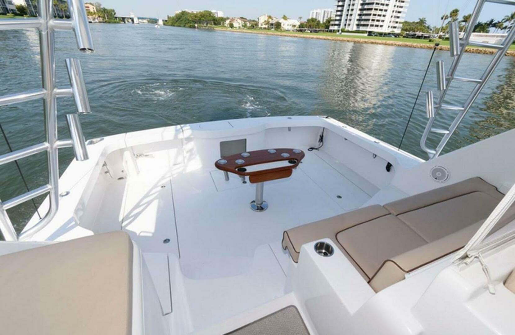 2015 Hatteras Express Sportfish photo 22