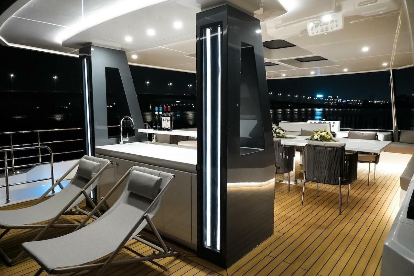 2026 Diamond Yachts EF56 Power Catamaran photo 23