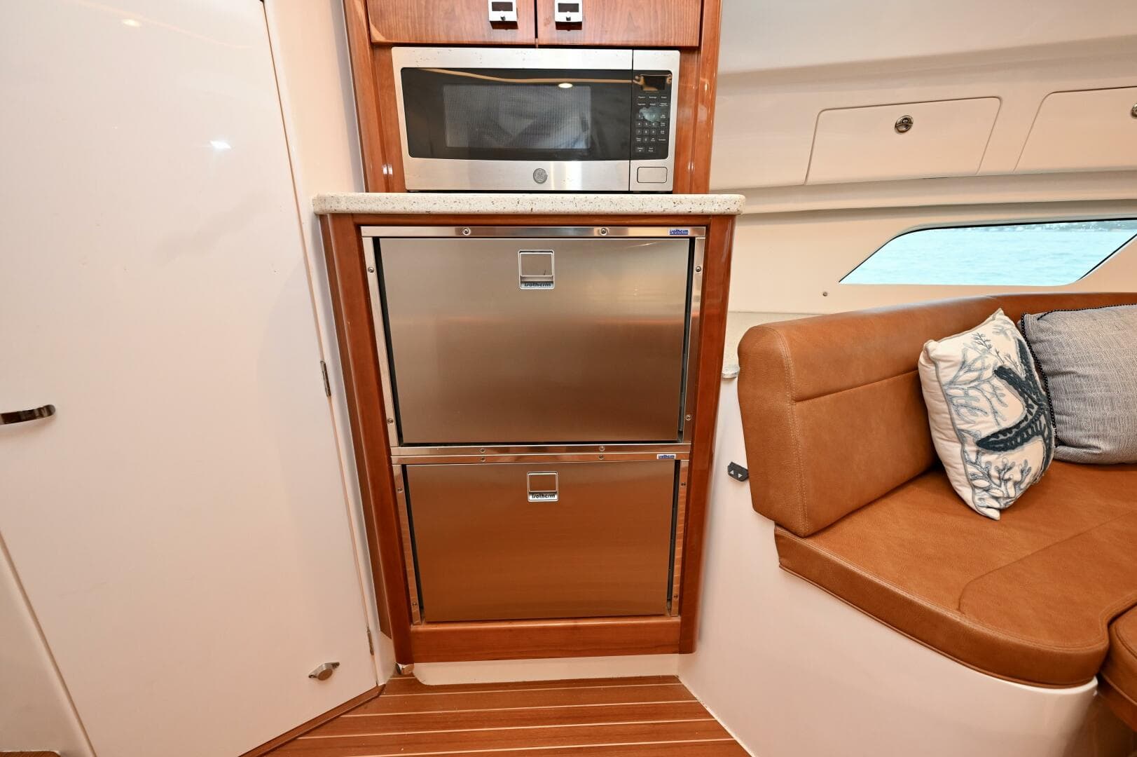 2021 Intrepid 438 Evolution photo 30