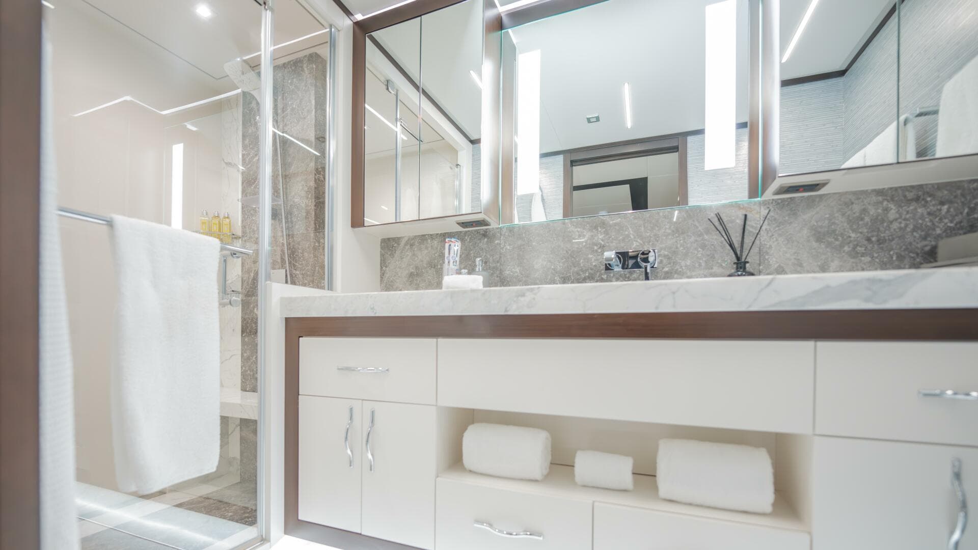 2024 Hargrave E Series Superyachts Division photo 34