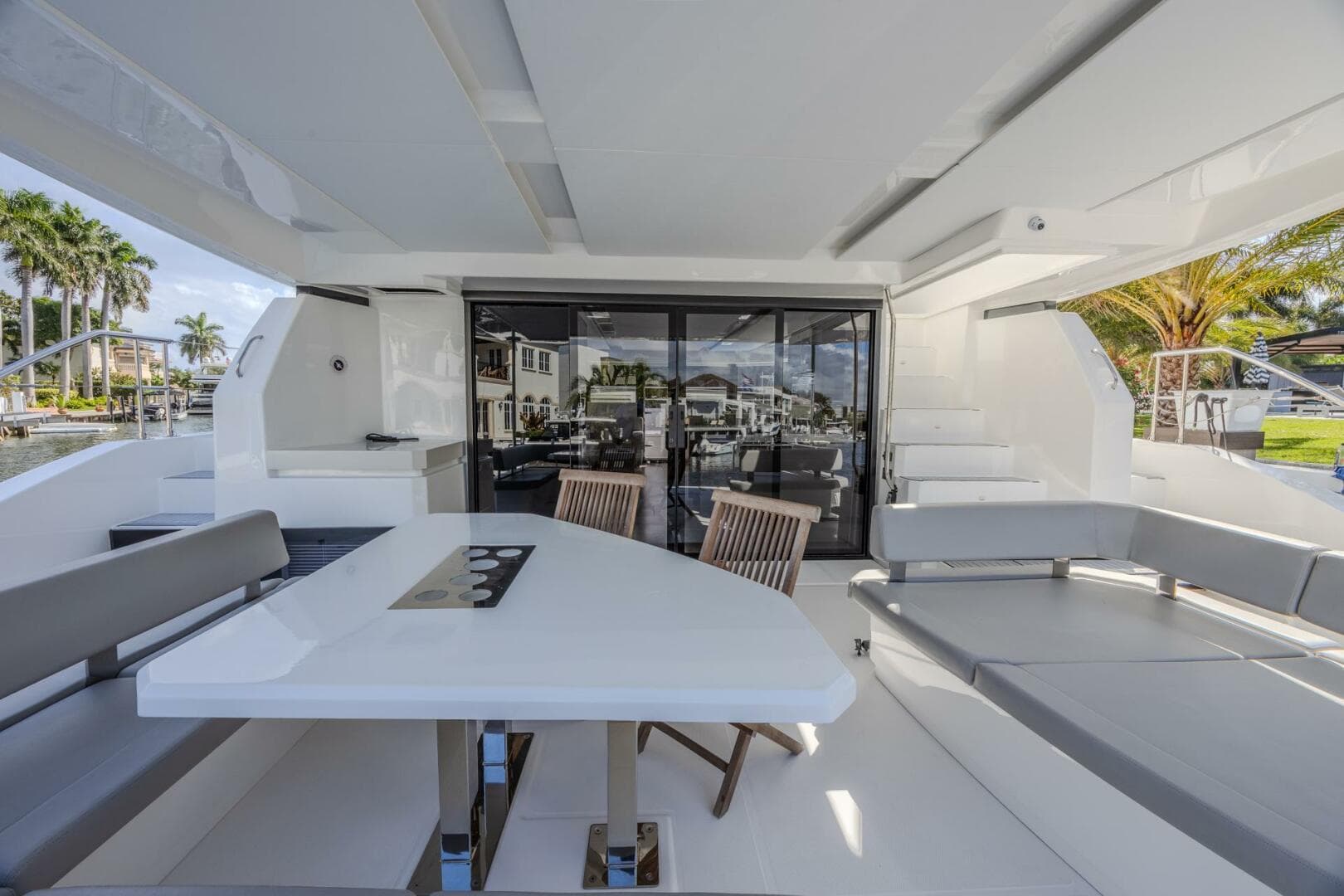 2024 Leopard 53 Powercat photo 12