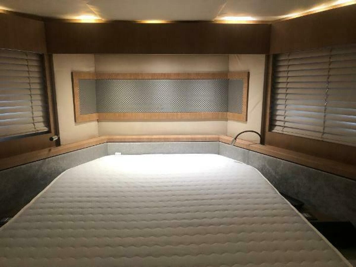 2012 Monte Carlo Yachts 76 photo 19
