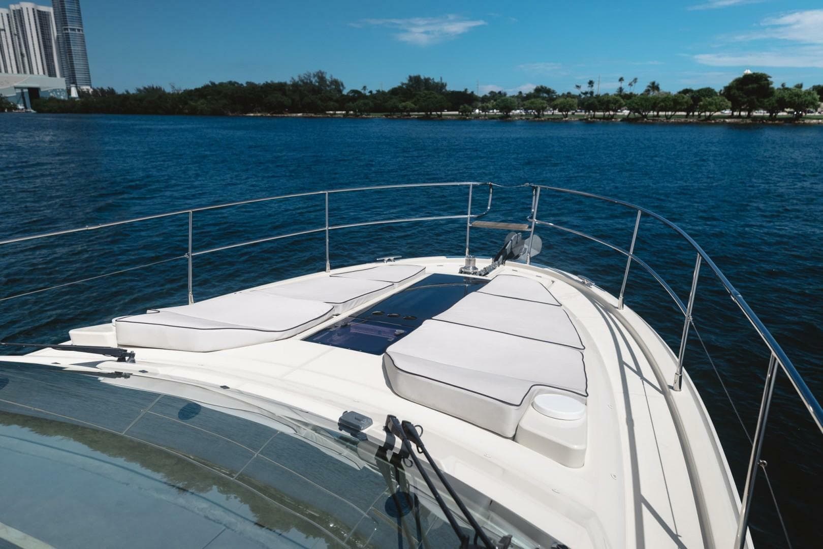 2015 Beneteau Monte Carlo 5 photo 4