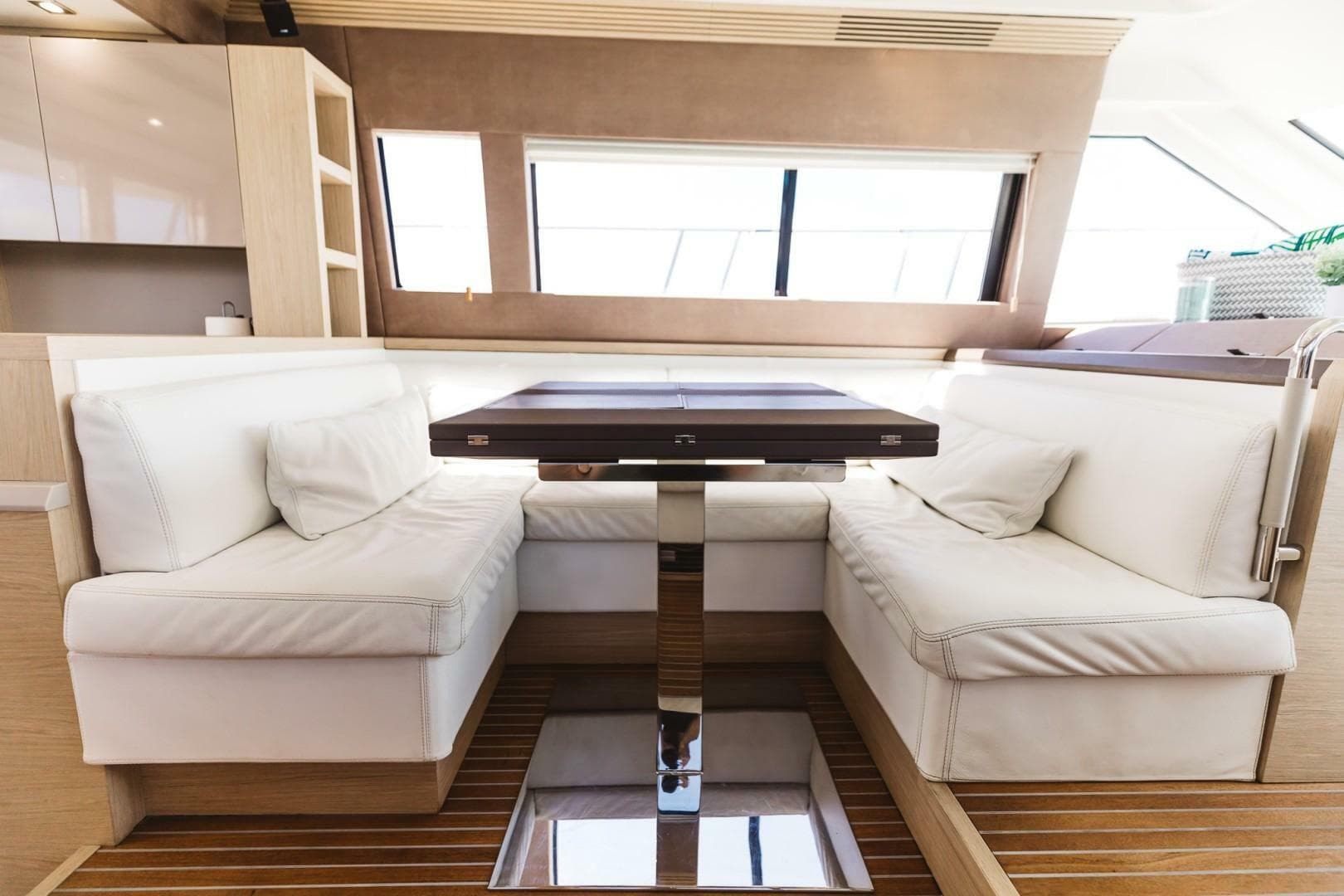2015 Beneteau Monte Carlo 5 photo 47