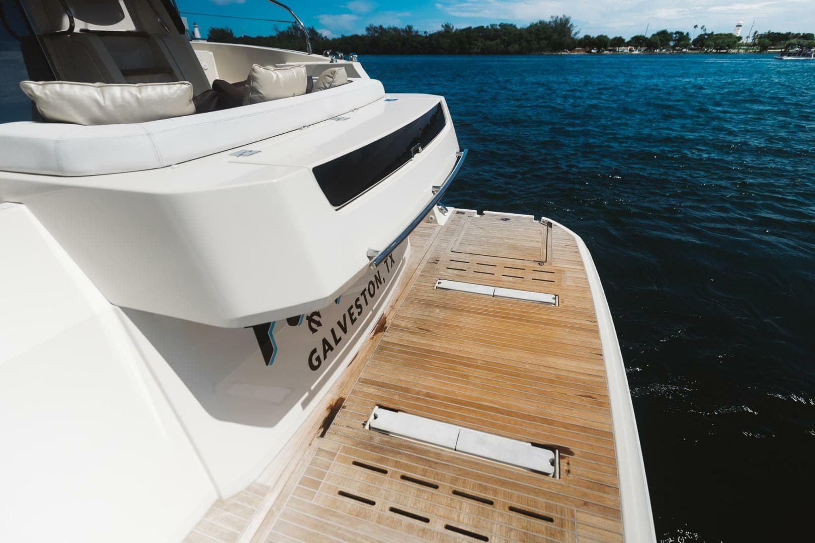 2015 Beneteau Monte Carlo 5 photo 18