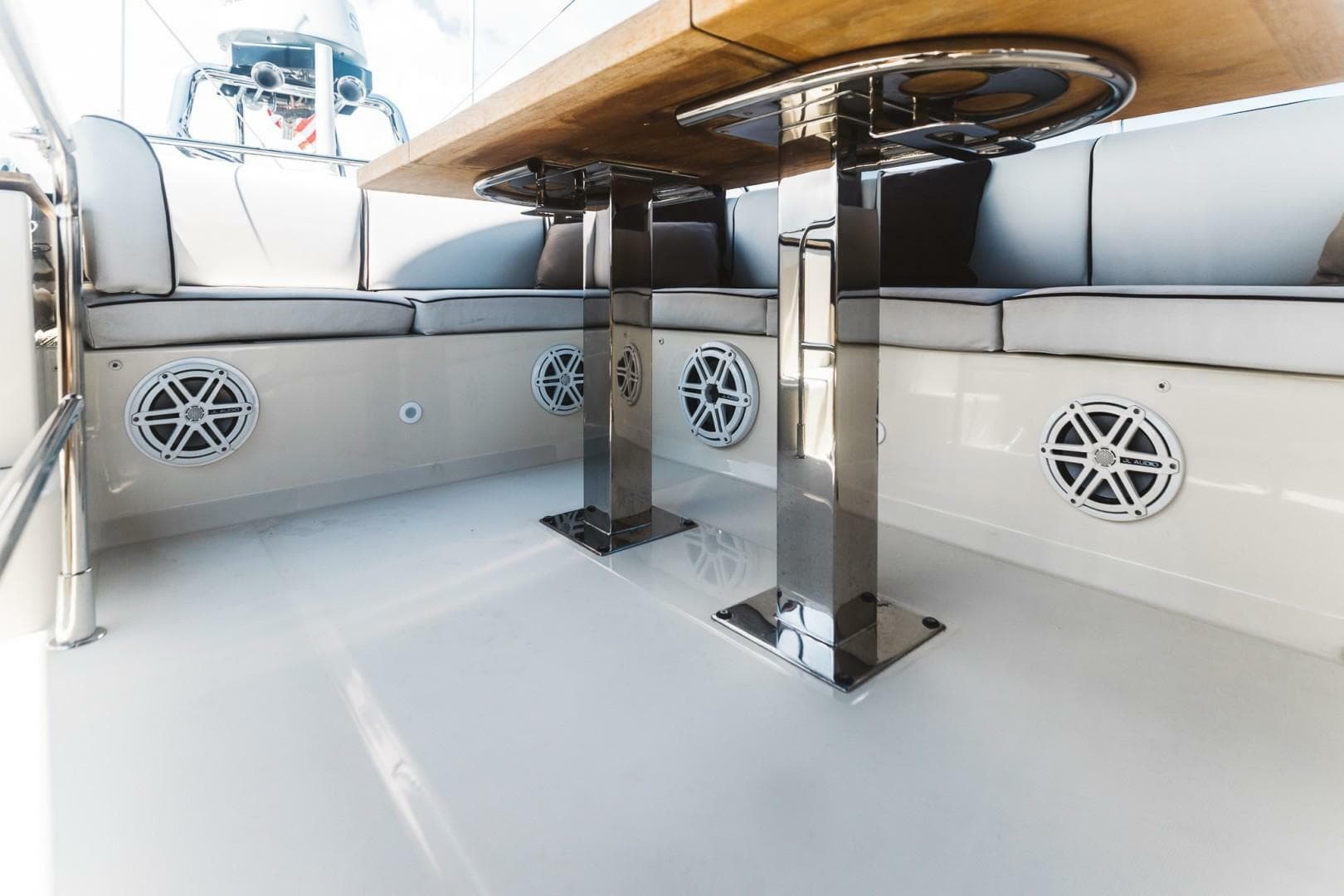 2015 Beneteau Monte Carlo 5 photo 12