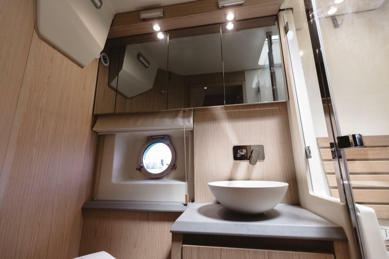 2015 Beneteau Monte Carlo 5 photo 22