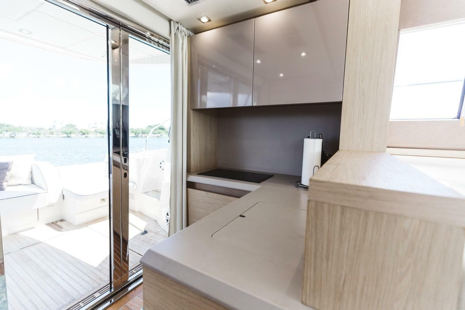 2015 Beneteau Monte Carlo 5 photo 41