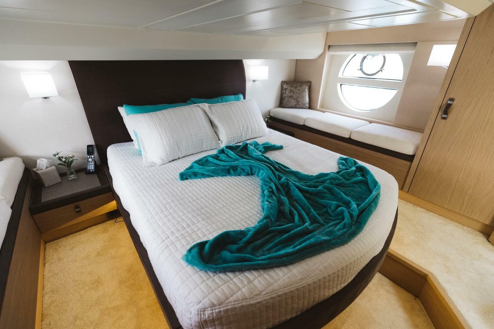2015 Beneteau Monte Carlo 5 photo 25