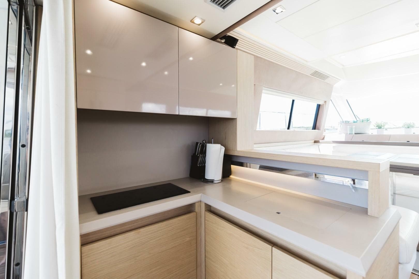 2015 Beneteau Monte Carlo 5 photo 45